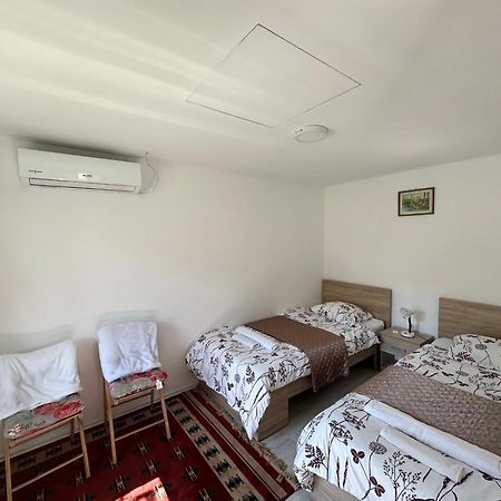 Garden Guesthouse Gjakova Екстериор снимка