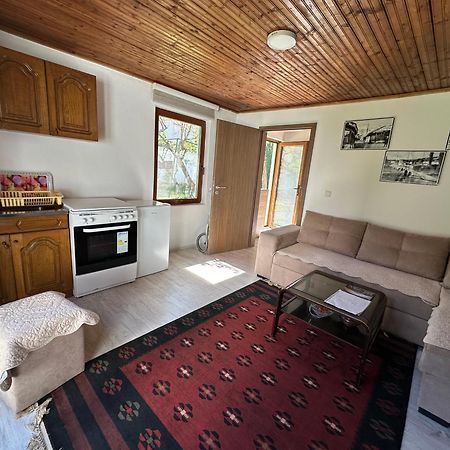 Garden Guesthouse Gjakova Екстериор снимка