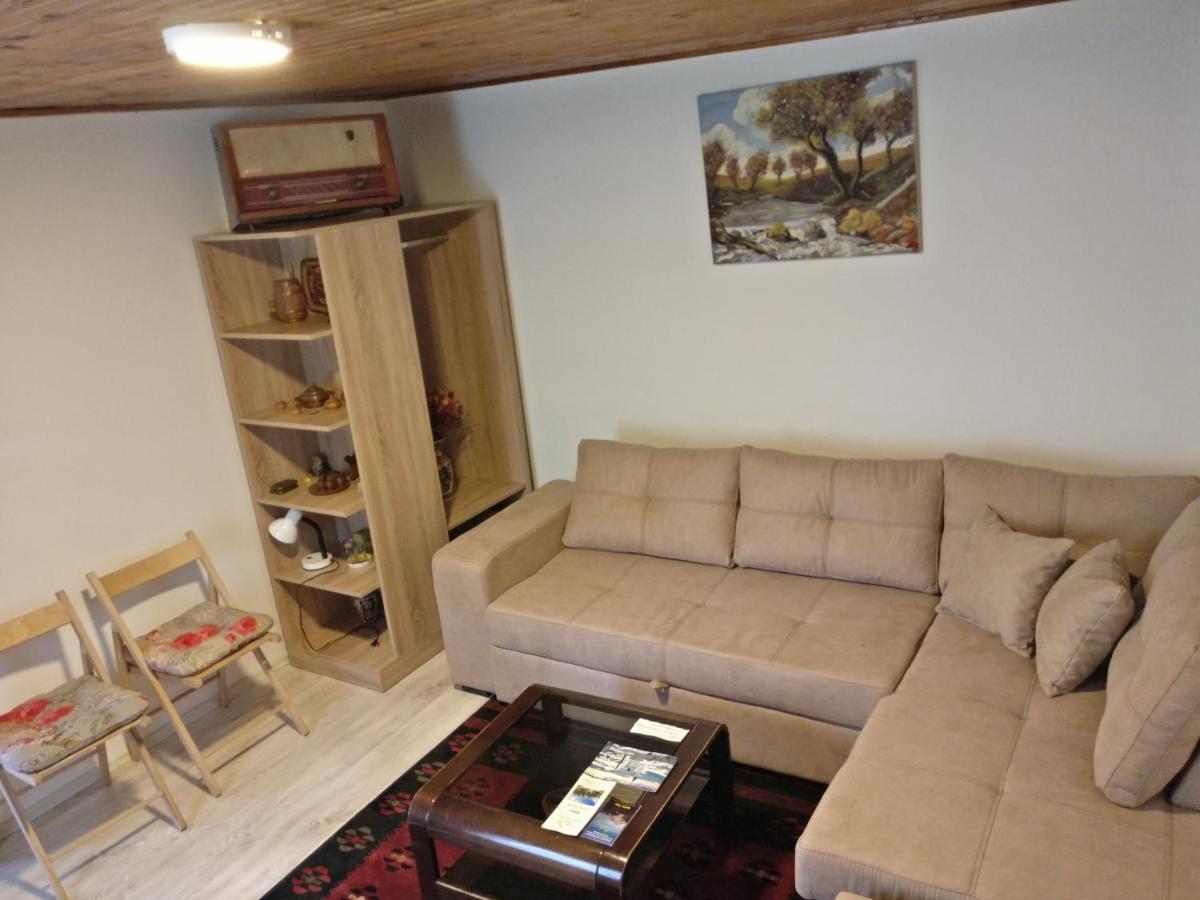 Garden Guesthouse Gjakova Екстериор снимка