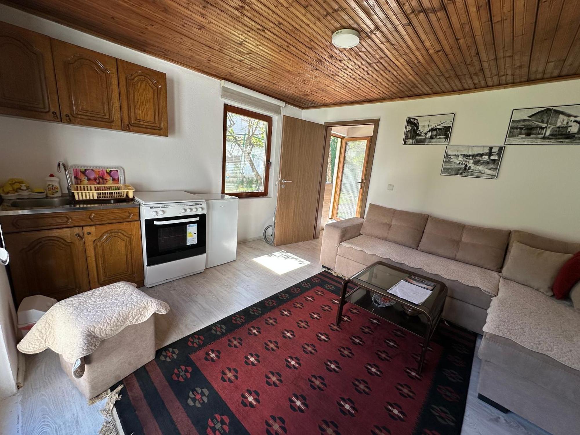 Garden Guesthouse Gjakova Екстериор снимка