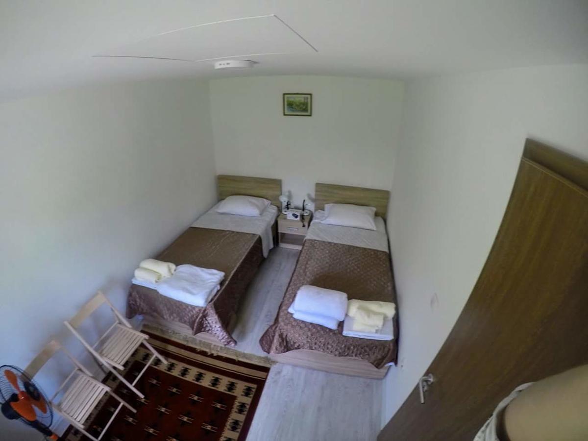 Garden Guesthouse Gjakova Екстериор снимка